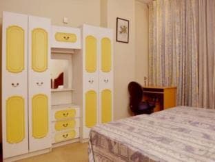 5-7-D Crescat Apartment