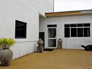 Tsuyoshi Residencies