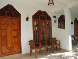 Praba Sky Lounge Guesthouse