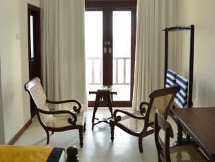 Ocean Crest Hotel