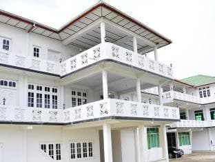Bakers Reach Hotel