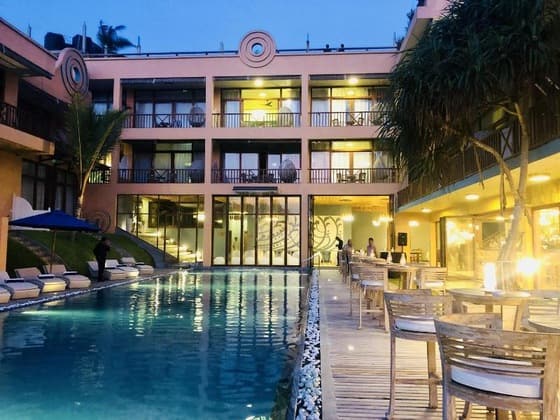 Moon Light Hotel