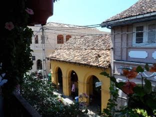 Bouganvila Guest
