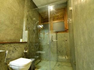 Hotel Athgira