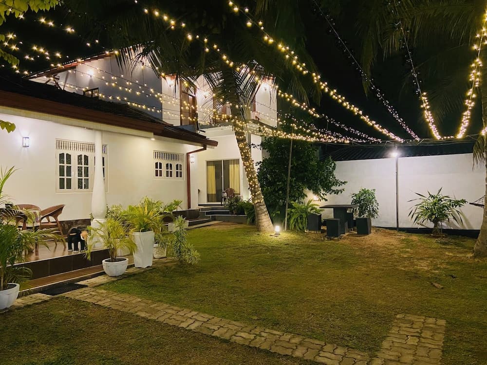Anthiekka Airport White Villa