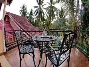 Airport Square Villa