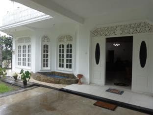 Kandy Casual Tourist Hotel