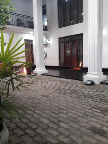 The Kingston Hotel