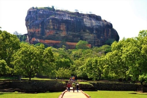 Royal Park Hingurakgoda