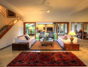 Villa Saffron Hikkaduwa