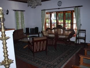 Green Savanna Holiday Bungalow