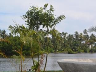 Lagoon Resort Goviyapana