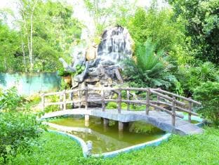 Happy Elephant Resort