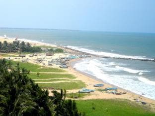Beacon Beach Hotel