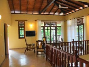 Mahakumara White House Hotel