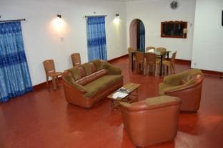 Amro Guest and Restaurant