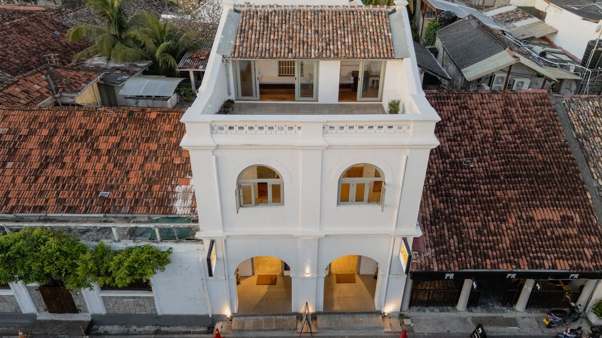Light Breeze Residence