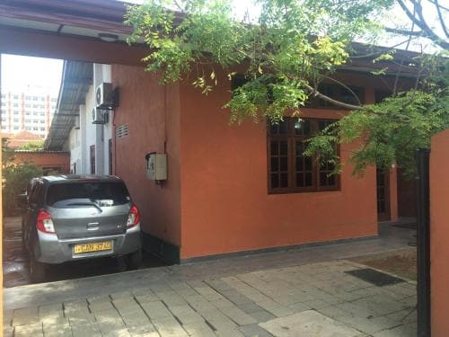 Leo's Home Stay