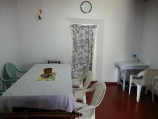 COLONIAL HOUSE