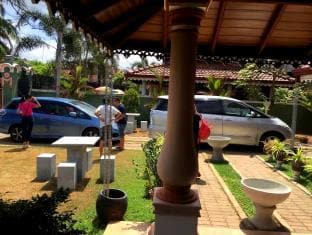 Iyooinn negombo