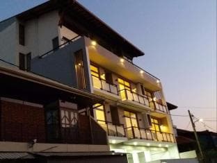 TJ'S luxury Service Apartment