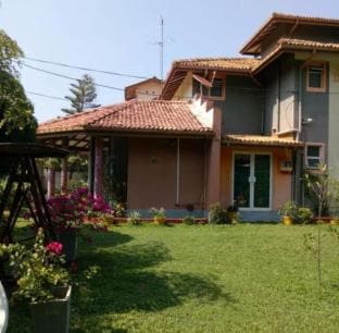 Ared Villa