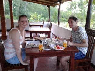Lakeside resort Habarana