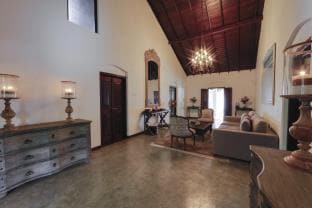 Arvani Villa