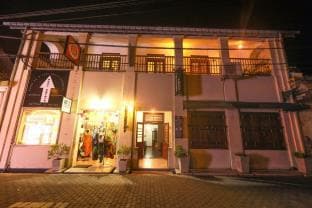 Knight Inn