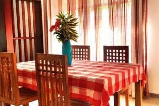 Waves Guest House & Turtle Restaurant
