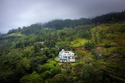 Yoho Cloud Castle Homestay