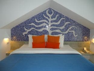 Trinco Blu by Cinnamon