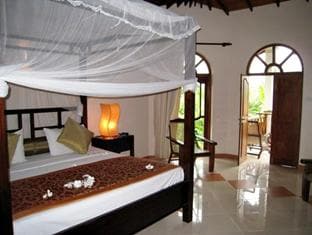Hotel Bentota Village