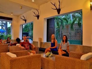 St.Lachlan Hotel & Suites