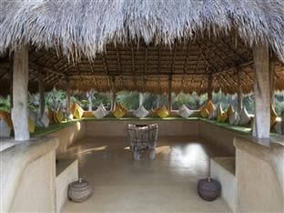 Bar Reef Resort