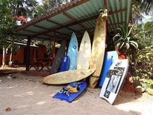 Dinu's Resort