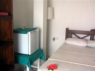 Royal Beach Hotel & Restaurant