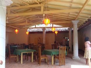 Club Mirissa