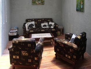 REGGIE'S Guesthouse