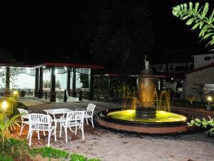 Grand Crown Hotel