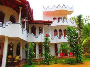 Peacock Reach Hotel
