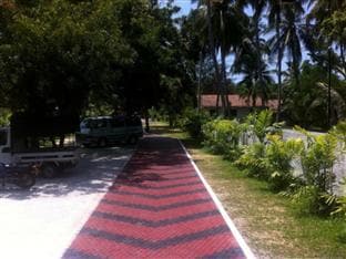 Lagoon Breeze Resort