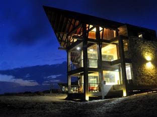 Laya Safari Hotel