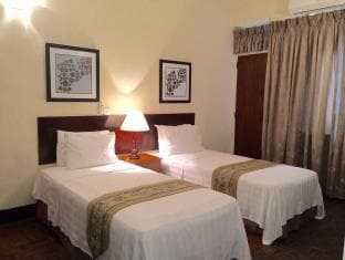 Tropic Inn