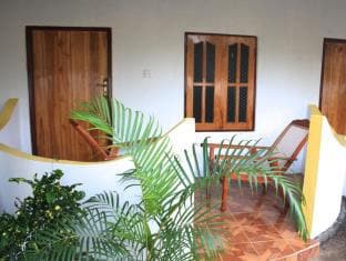 Tharaka Surf Guesthouse