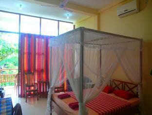 Finlanka Hotel
