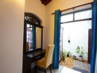 Hamilton Beach Villa