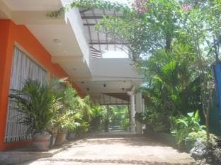 Hotel Surmount