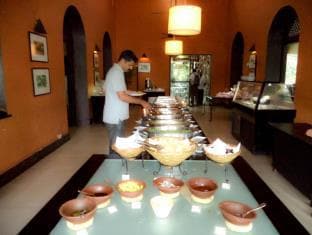 Heritage Ambepussa Hotel