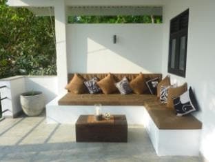 Laras Place